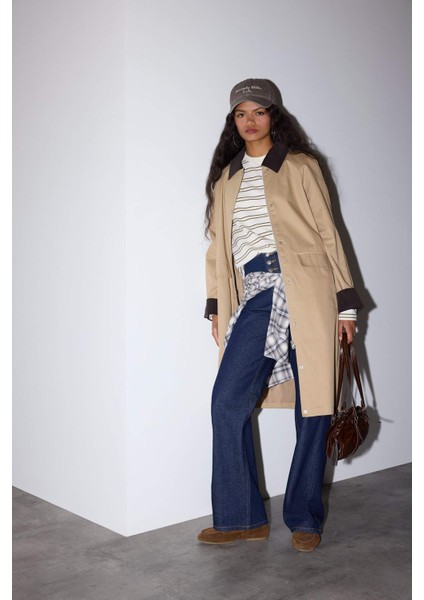 Regular Fit Kontrast Yaka Cepli Çıtçıtlı Pamuklu Trençkot E8594AX25AU fiyatları