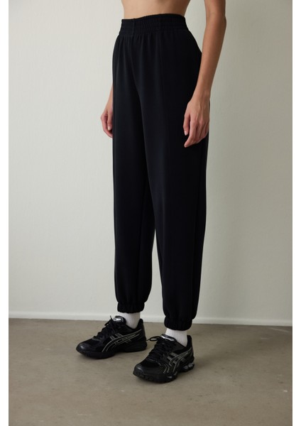Siyah Dikiş Detaylı Yüksek Bel Modal Jogger