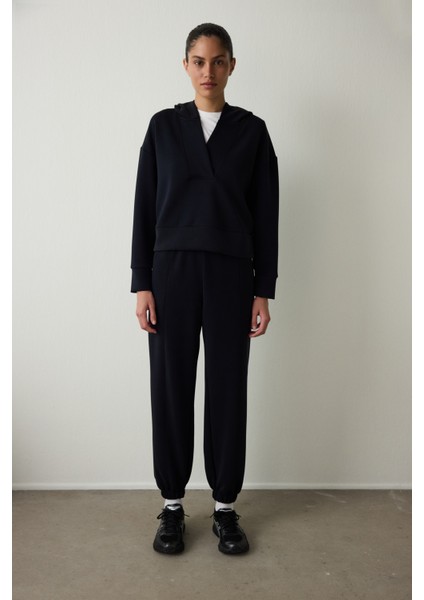 Siyah Kapüşonlu Modal Crop Sweatshirt fırsatları