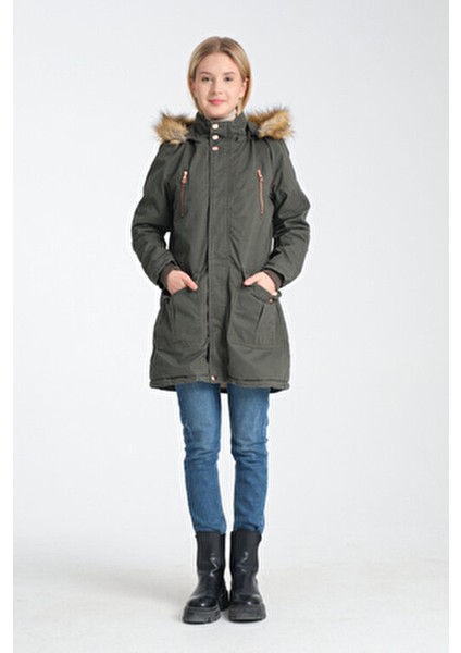 Kadın Yeşil Kapüşonu Çıkartılabilen Sıcak Tutacak Kürk Astarlı Kalın Kaban