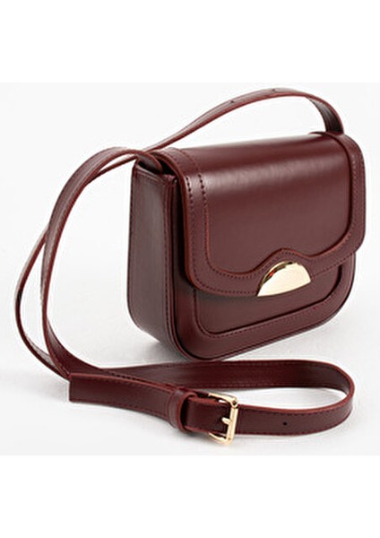 Kadın Klasik Görünümlü Gold Tokalı Zamansız Ayarlanabilir Çapraz Askılı Çanta