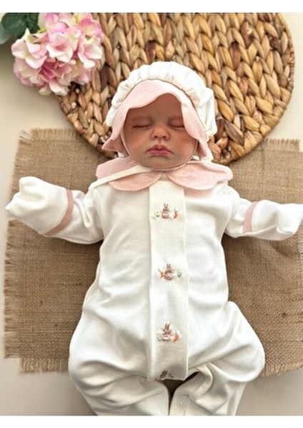 Pembe Çiçek Yakalı Tulum ve Şapkası / El Işlemesi Havuç Tavşan Serisi 1 indirimleri