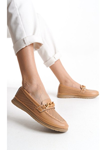 Kadın Zincir Detaylı Delikli Yumuşak Hafif Günlük Yazlık Anne Loafer Ayakkabı