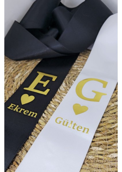 Kişiye Özel Kalpli Nişan Düğün Gelin Damat Isimli Takı Kurdelesi 6 cm Eninde 2 Metre 2 Adet Siyah Beyaz