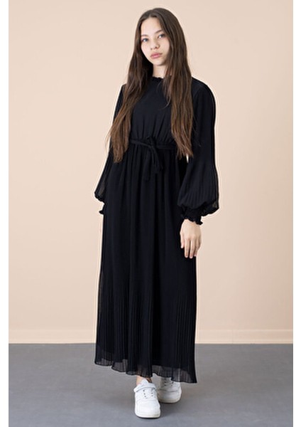 Siyah Piliseli Şifon Elbise Kuşaklı ve Fırfırlı Detaylarla Özel Günler İçin indirimleri
