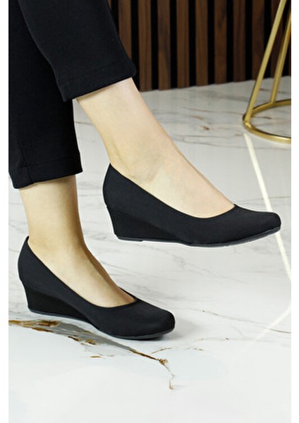 Maya Siyah Krep Yuvarlak Burun Dolgu Topuklu Günlük Ayakkabı