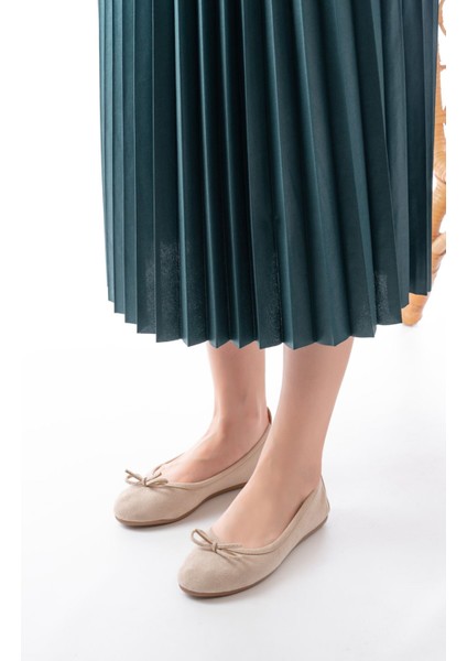 6101 Bej Süet Fiyonklu Günlük Kadın Babet