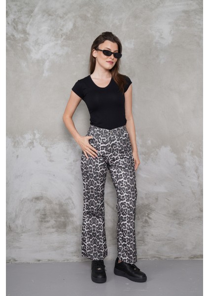 Leopar Desenli Boy Fit Kesik Paça Jean Leopar / 31 indirimleri