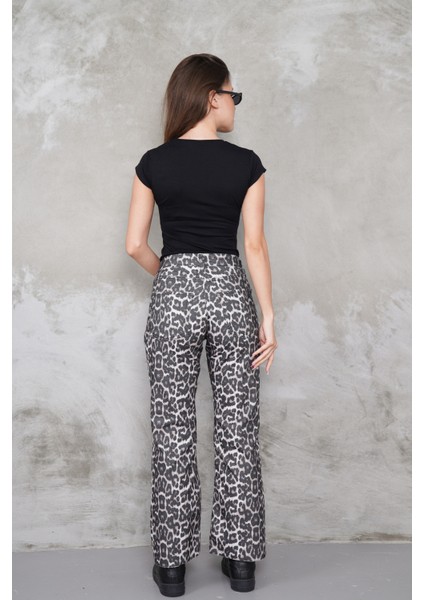 Leopar Desenli Boy Fit Kesik Paça Jean Leopar / 31