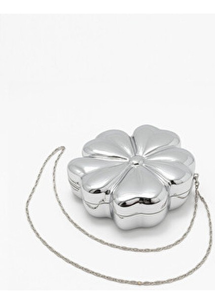 Kadın Metal Çiçek Model Abiye ve Özel Gün Portföy Zincir Askılı Çanta Gümüş
