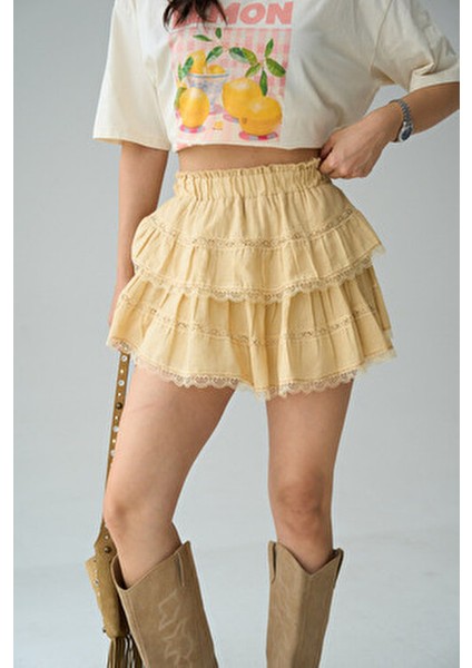 Kadın Sarı Fisto Detaylı Katlı Mini Şort Etek