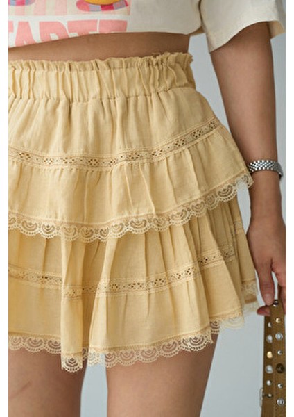 Kadın Sarı Fisto Detaylı Katlı Mini Şort Etek indirimleri