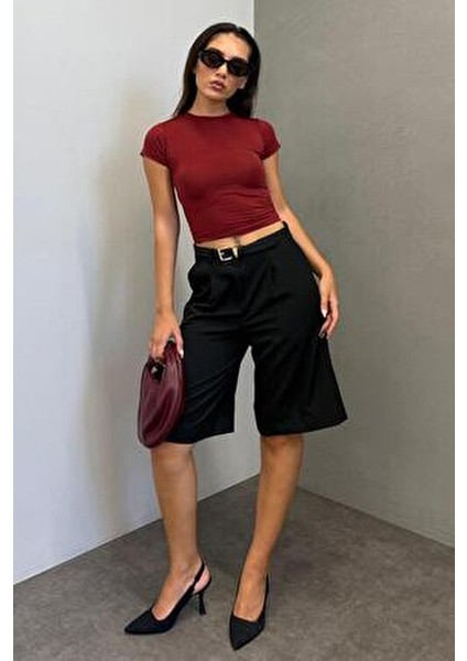 Siyah Pileli Kadın Bermuda Şort MG2483 fiyatları