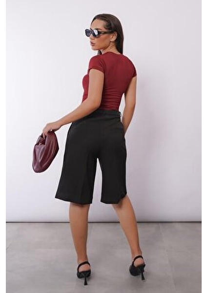 Siyah Pileli Kadın Bermuda Şort MG2483
