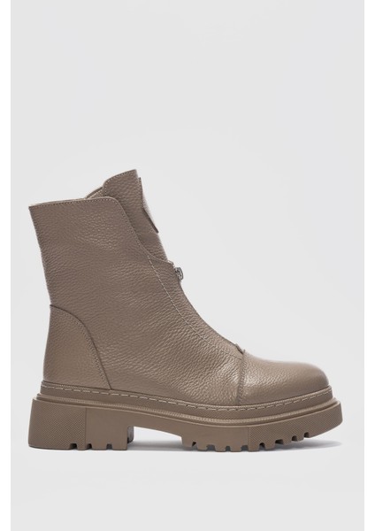 Mena Hakiki Deri Küt Burunlu Ön Kısımda Fermuar Aksesuarlı Kadın Bot- Vizon