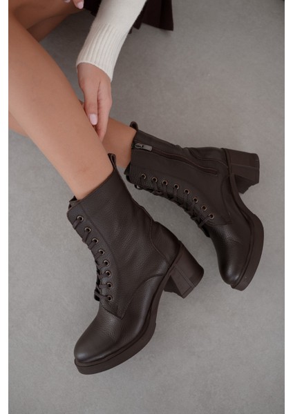 Alin Hakiki Deri Bağcık Detaylı Kadın Bot-Kahverengi