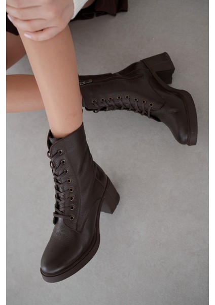 Alin Hakiki Deri Bağcık Detaylı Kadın Bot-Kahverengi fiyatları