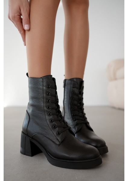 Alin Hakiki Deri Bağcık Detaylı Kadın Bot-Siyah