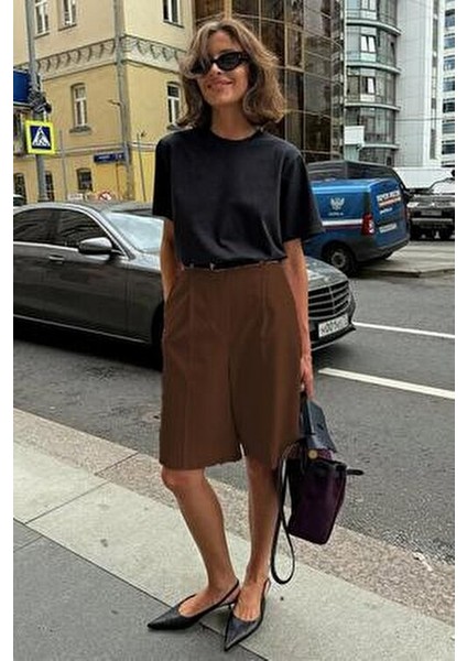 Kahverengi Pileli Kadın Bermuda Şort MG2483 fiyatları