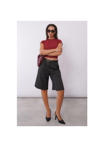 Kadın Bermuda Şort Siyah Düz Desen Çift Cepli Yazlık Rahat Kesim