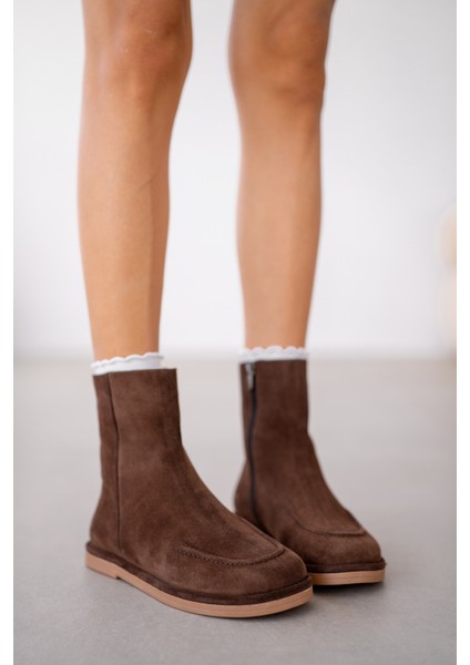 Aure Ön Oval Çizgi Detaylı Fermuarlı Kadın Bot-Kahverengi Süet indirimleri