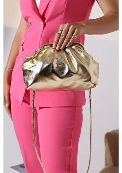 Kadın Rugan Clutch Portföy Günlük ve Abiye Büzgü Detaylı Askılı El ve Omuz Çanta