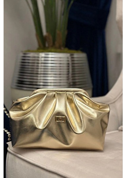 Kadın Rugan Clutch Portföy Günlük ve Abiye Büzgü Detaylı Askılı El ve Omuz Çanta modelleri