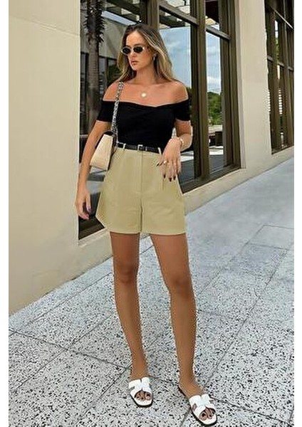 Bej Pileli Kadın Şort MG2518 fırsatları