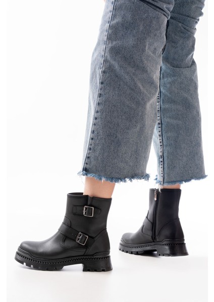 2051-2014 Siyah Tokalı Düz Topuklu Tokalı Fermuarlı Günlük Kadın Bot