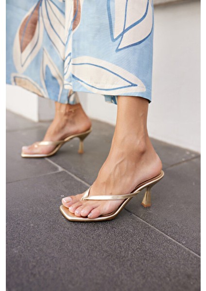 Mist Kadın Gold Altın Parmak Arası Detay Topuklu Terlik