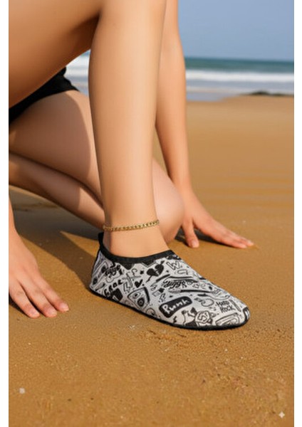 Kaymaz Taban Plaj Ayakkabısı Hafif Yapısı ile Deniz Kenarında Konfor Sağlar fiyatları