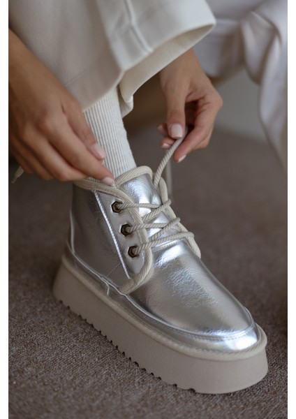 Hugo Bağcıklı Kalın Tabanlı Içi Kürklü Kadın Bot - Gümüş