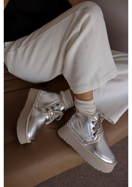 Hugo Bağcıklı Kalın Tabanlı Içi Kürklü Kadın Bot - Gümüş modelleri