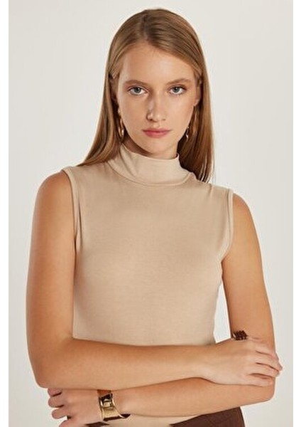 Kadın 4'lü Paket Siyah-Haki-Bej-Beyaz Regular Fit Viskon Kumaş Balıkçı Yaka Sıfır Kol Bluz fırsatları