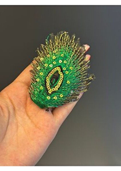 Ütü Ile Yapışan Payetli Yeşil Tavus Kuşu Kanadı Arma 10X6 cm modelleri