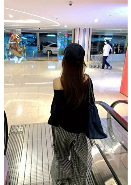 Siyah Kadın Düşük Omuz Kayık Yaka Oversize Uzun Kollu T-Shirt fırsatları