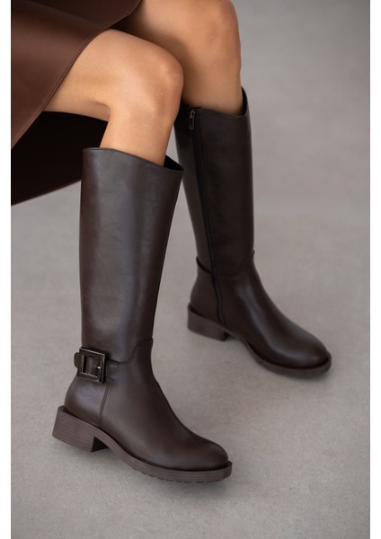 Barny Yan Kare Toka Detaylı Kadın Çizme-Kahverengi fiyatları