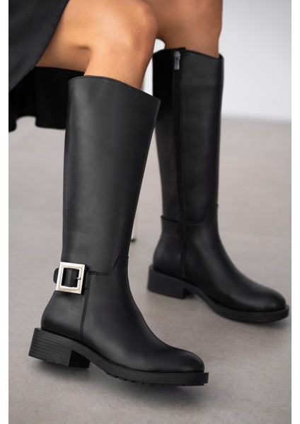 Barny Yan Kare Toka Detaylı Kadın Çizme-Siyah