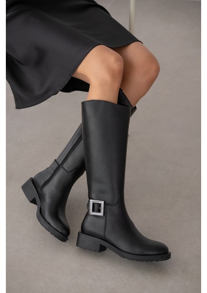 Barny Yan Kare Toka Detaylı Kadın Çizme-Siyah fiyatları