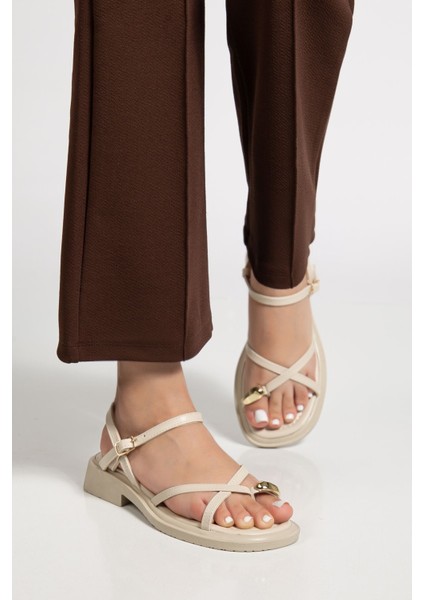 Kadın Bej Gold Yüzük Detaylı Günlük Sandalet fırsatları