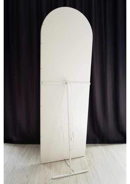 LED Işikli Beyaz Metal Çerçeveli Influencer ve Ayaklı Boy Aynası 180 x 60 cm indirimleri