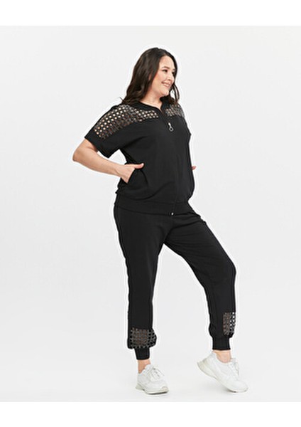 Kadın Büyük Beden Siyah, Roba ve Paça Transparan Detaylı Taş Baskılı Eşofman Takım 65N39089