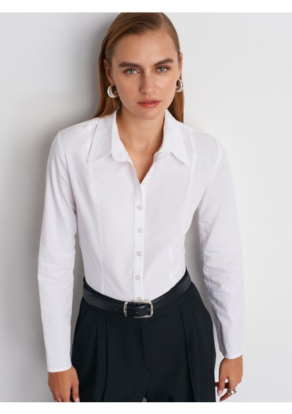 50517 Çan Kollu Vücuda Oturan Gömlek-Beyaz modelleri