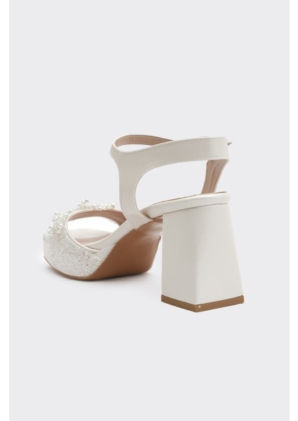 Platformlu Inci Aksesuarlı Kadın Topuklu Ayakkabı modelleri