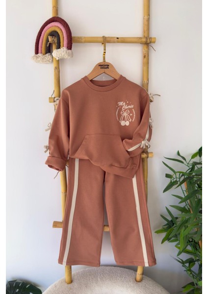 Kiraz Baskılı Fiyonk Detaylı Kız çocuk takım - Kahve