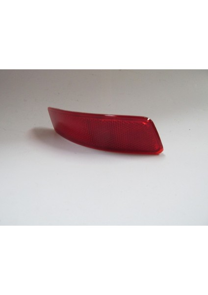 Toyota Corolla NDE180 13/18 Arka Tampon Reflektörü Sağ Kırmızı fiyatları