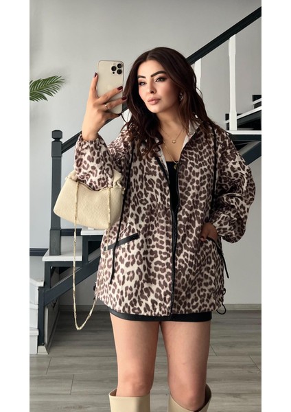 Leopar Desen Kapüşonlu Yağmurluk fırsatları