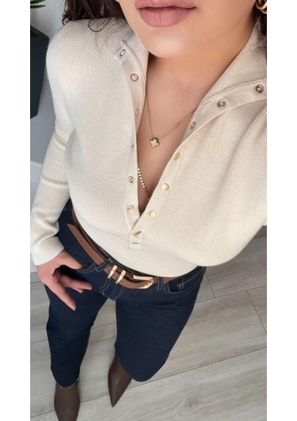 Ekru Dik Yaka Çıtçıtlı Fitilli Triko Kazak modelleri