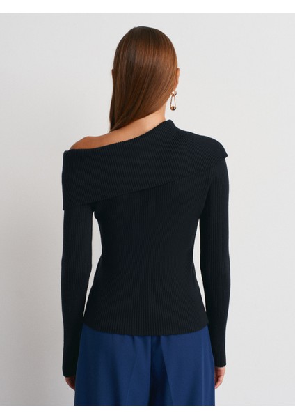 10815 Asimetrik Yaka Yünlü Fitilli Triko Kazak-Siyah fiyatları