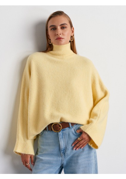 10817 Yumuşak Dokulu Yarasa Kol Triko Kazak-Açık Sarı